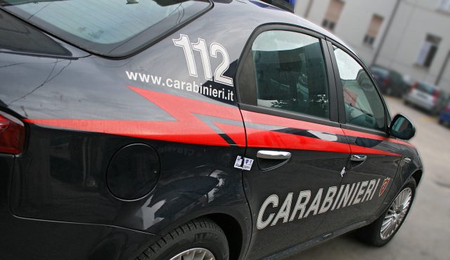 Ancona, trolley abbandonato in Corso Garibaldi, scatta l’allarme bomba ma a è un falso