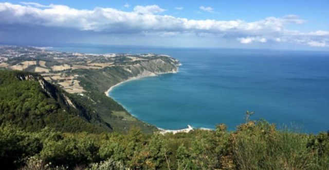 Trekking a Pasquetta e 25 Aprile: le escursioni più belle da non perdere