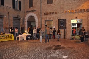 Festa in autogestione all'ex cinema Concerto organizzata dal comitato che ne richiede l'apertura