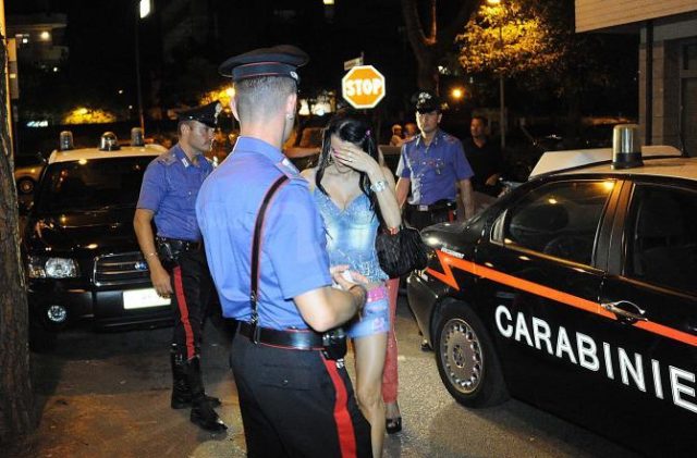 Controlli centro estetico Marcelli di Numana (Foto: Carabinieri)