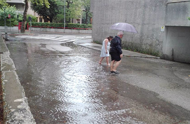 Pioggia e maltempo a Senigallia: allagamenti in via Kant