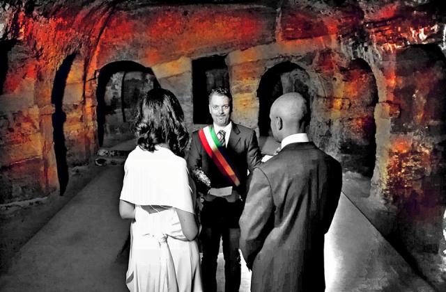 Matrimonio nella grotte di Camerano (Fotomontaggio dell'assessore Costantino Renato)