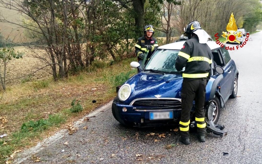 L'intervento dei Vigili del Fuoco per l'incidente stradale presso Filottrano