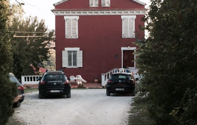 I carabinieri sul posto a Falconara