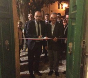 Mastrovincenzo e Domizioli al taglio del nastro Mastrovincenzo e Domizioli al taglio del nastro