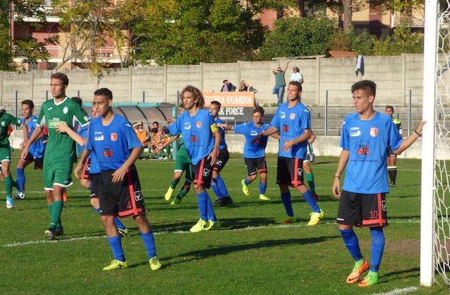 Gli Juniores del Fabriano Cerreto (in maglia azzurra) in campo