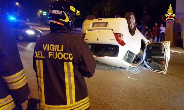 Auto si ribalta e altre due si scontrano, due incidenti nella notte a Falconara