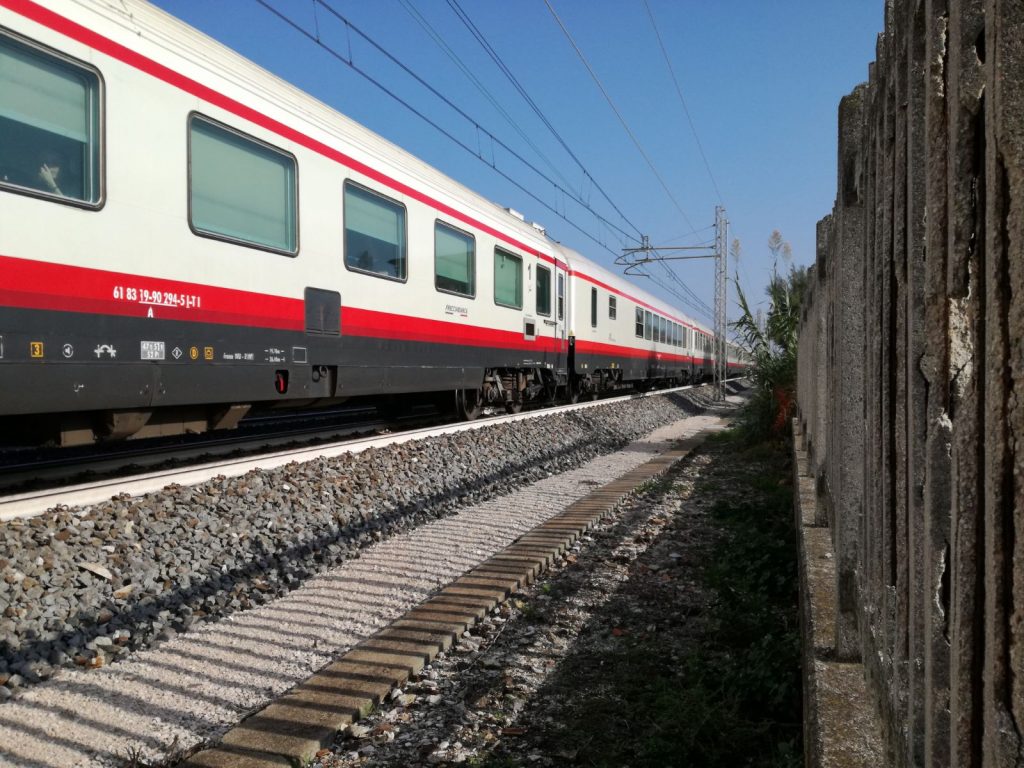 L'Eurostar fermo dopo l'investimento a Marzocca