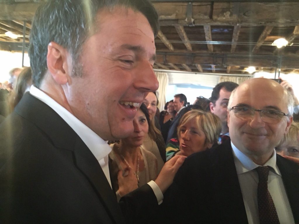 Matteo Renzi con l'onorevole Piergiorgio Carrescia