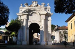 Porta Lambertina (detta anche porta Fano) a Senigallia