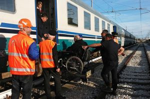 simulazione dei soccorsi in caso di incendio su un treno alla stazione di Senigallia