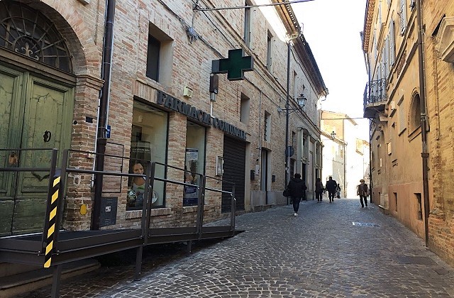 La farmacia del centro di Castelfidardo