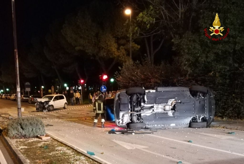 Incidente in viale Papa Giovanni