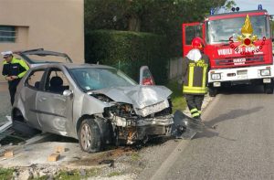 Rilievi e soccorsi a Montemarciano per un incidente stradale