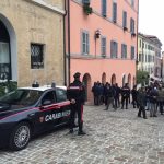 Folla di giornalisti in piazza del Papa per l'arrivo dei Ris