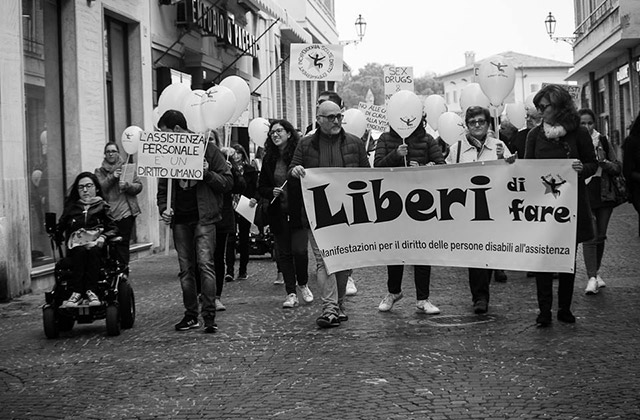 Manifestazione a Senigallia sui diritti civili e sull’assistenza alle persone disabili