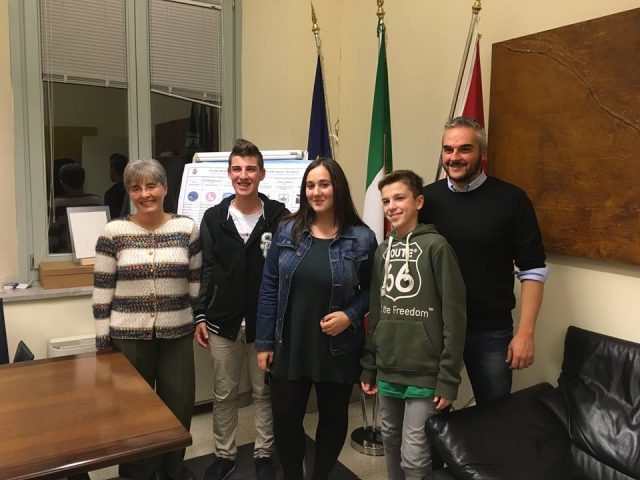 I tre candidati alla carica di Sindaco Junior con Gabriele Santarelli e Giuseppina Tobaldi