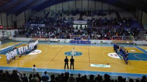 L'ingresso sul parquet di Ristopro Fabriano e Olimpia Matera L'ingresso sul parquet di Ristopro Fabriano e Olimpia Matera