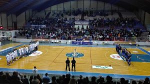 L'ingresso sul parquet di Ristopro Fabriano e Olimpia Matera