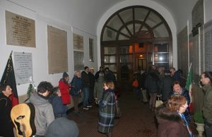 L'atrio del palazzo comunale in cui, ieri sera 12 dicembre si è ricordato il 48esimo anniversario della strage di Piazza Fontana
