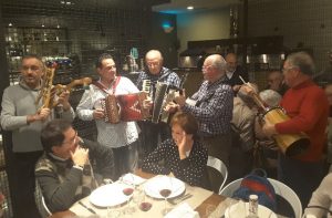 Un momento della cena benefica Un momento della cena benefica