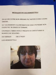 Il volantino divulgato dai familiari