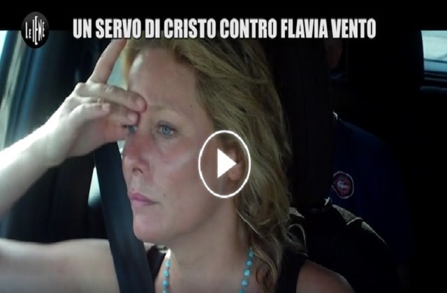 Flavia Vento nella clip delle "Iene"