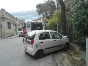 Una delle due auto incidentate Una delle due auto incidentate