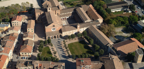 Una immagine aerea di Chiaravalle