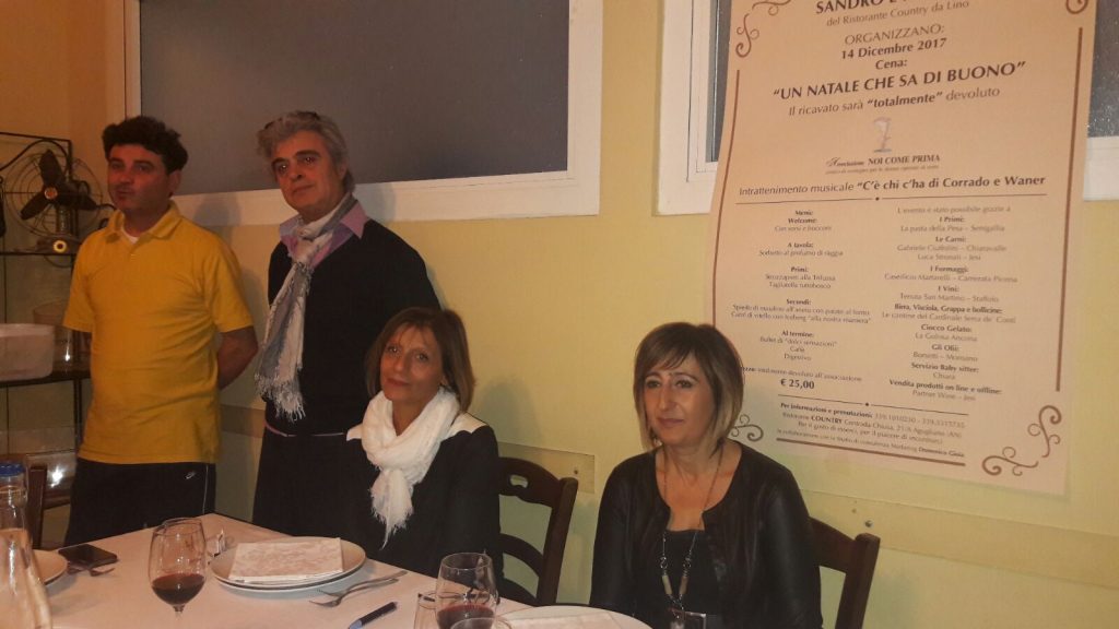 Gli organizzatori Fabrizio e Sandro con Rita Pieralisi e Alessandra De Cosmo di Noi Come Prima