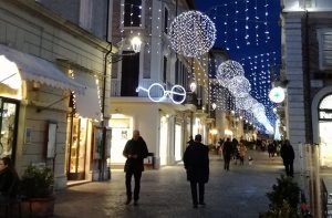 Luminarie natalizie, luci di natale in centro storico a Senigallia