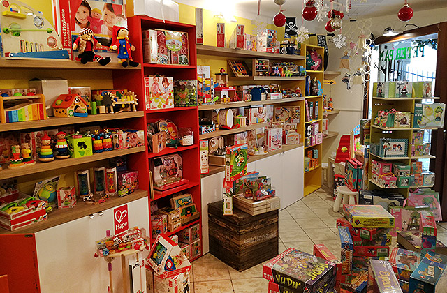 Peter Pan, il negozio di giochi a Senigallia