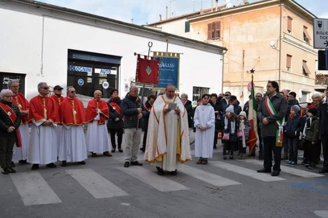 Un momento della cerimonia in Largo 17 Gennaio