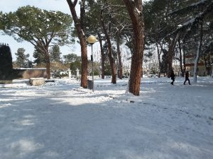 Il sole sulla neve ai giardini pubblici di Viale Cavallotti