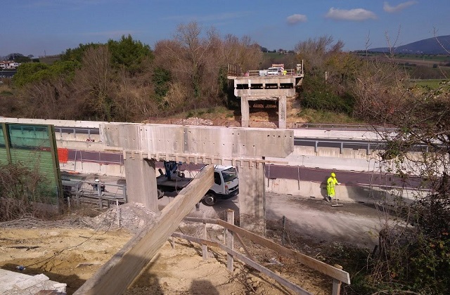 Castelfidardo, partiti i lavori per ricostruire il ponte crollato