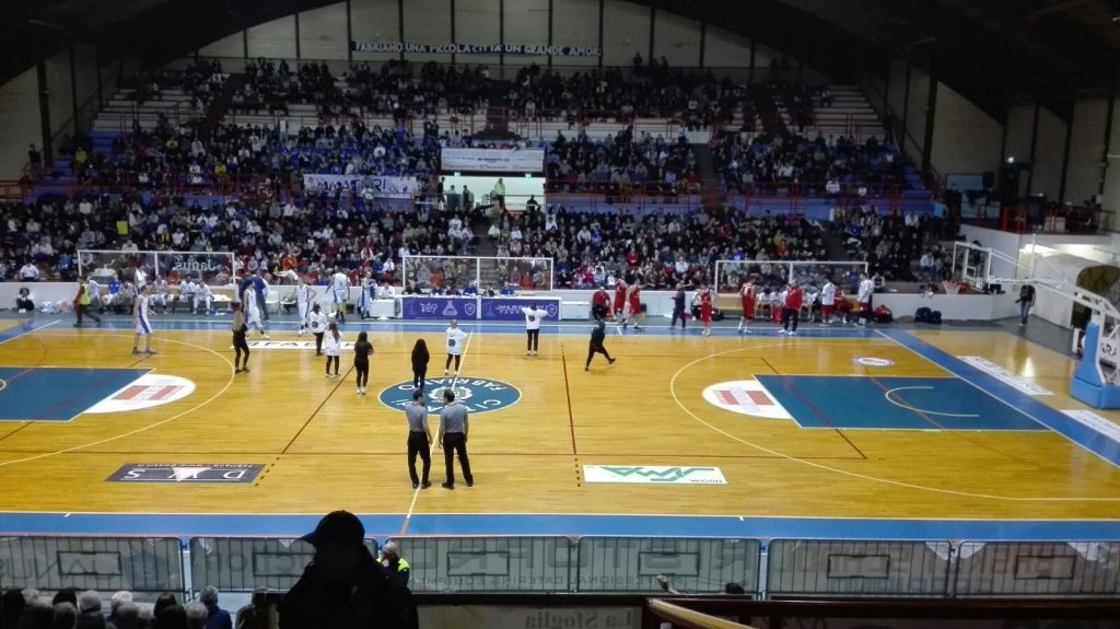 Un recente derby tra Ristopro Fabriano e Goldengas Senigallia