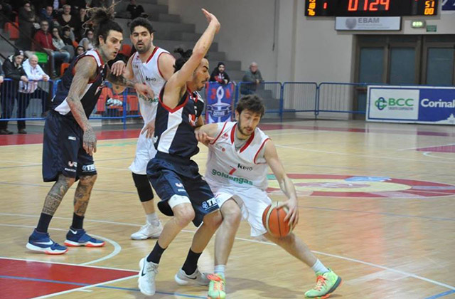 Il match tra la Pallacanestro Senigallia e Civitanova Marche