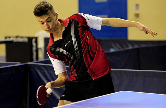 Uno degli atleti del Tennistavolo Senigallia, la società sportiva del ping pong cittadino