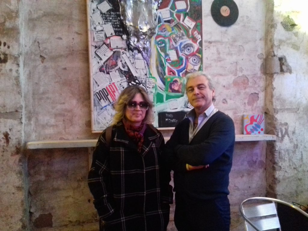 La curatrice e critica d’arte Camilla Boemio e Davide Zannotti dell'Hemingway Cafè