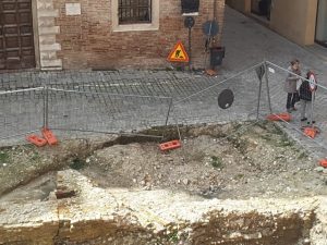 Piazza Colocci scavi
