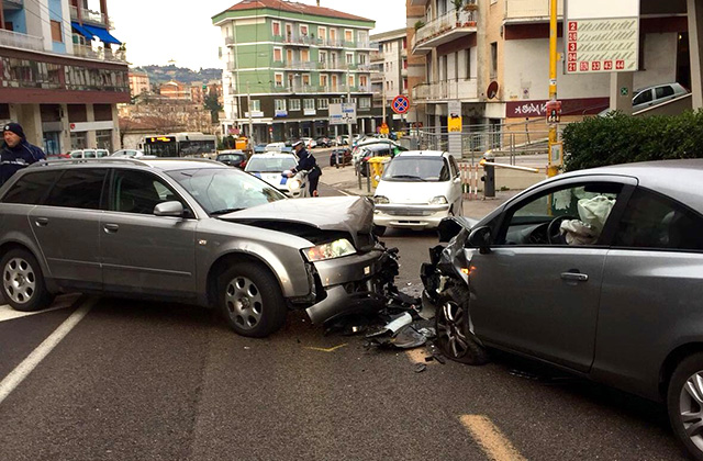 L'incidente in via Martiri della Resistenza