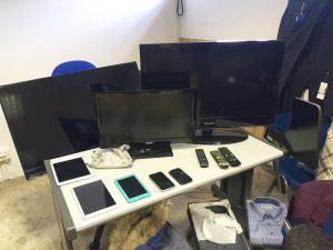 Tv, cellulari e tablet rubati