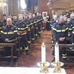 Benedetti gli elmetti di 31 Vigili del fuoco a Senigallia: messa alla chiesa della Croce con vescovo e sindaco
