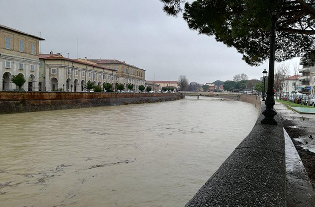 Il fiume Misa a Senigallia e ponte Garibaldi