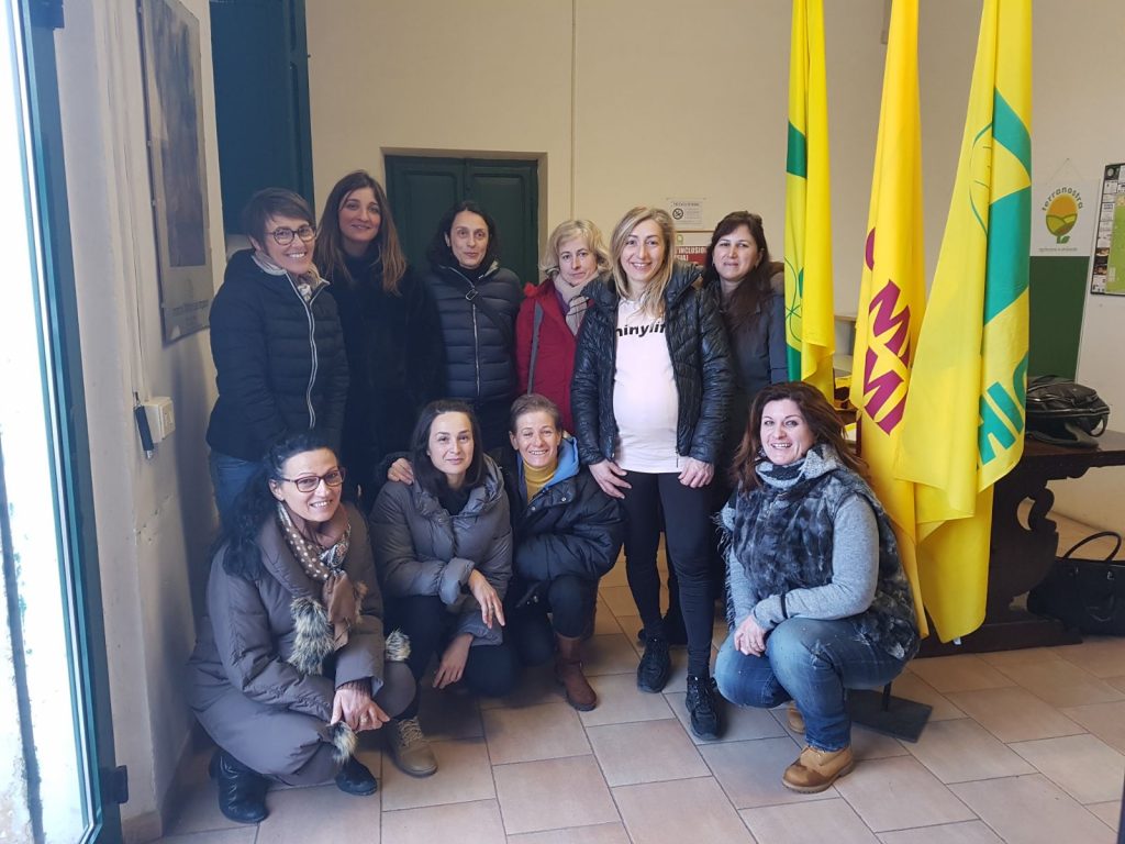 Il gruppo Coldiretti Donne Impresa Ancona con la presidente Francesca Gironi, seconda in piedi da sin.)