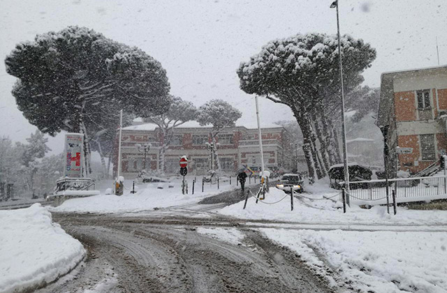 L'ospedale di Senigallia sotto la neve