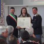 La consegna della civica benemerenza agli Stabilimenti della Polizia di Stato di Senigallia