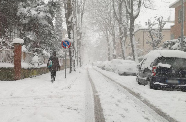 Neve e ghiaccio sulle strade di Senigallia