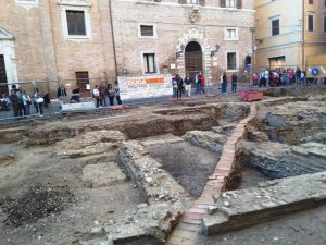 Piazza-Colocci-scavi