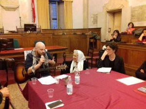 Il consigliere di Jesi in comune Francesco Coltorti che ha scritto una canzone per le madri di Plaza de Mayo